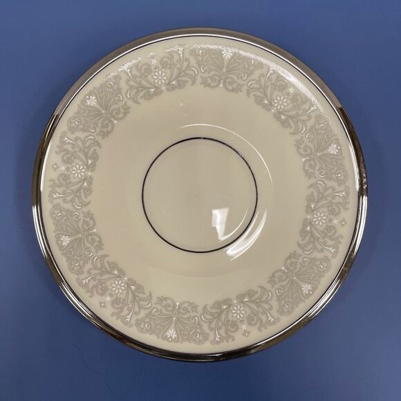 Lenox Snow Lily Platinum Saucer. kk171 - Picture 1 of 2